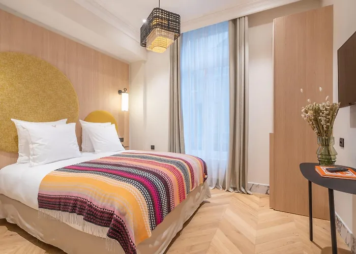 Yuna Saint-germain-des-pres - Serviced