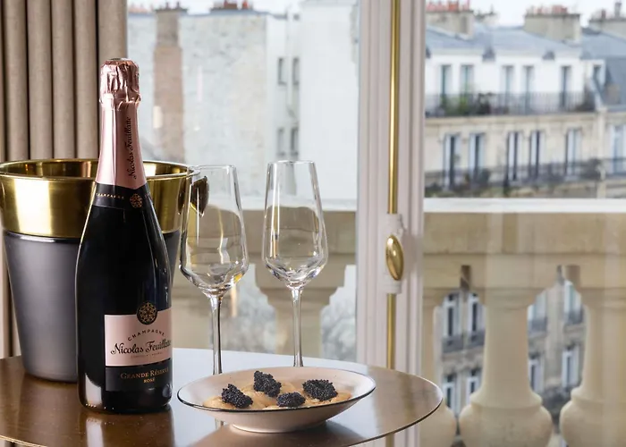 Yuna Saint-germain-des-pres - Serviced